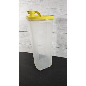 TUPPERWARE SLIM LINE PITCHER 2 QUART YELLOW NO STRAINER FRIDGE DOOR STORAGE